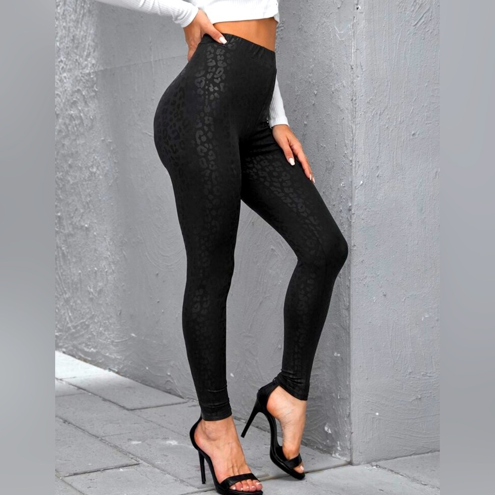 Leopard print leggings